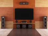 מערכת רמקולים ומגבר לבית