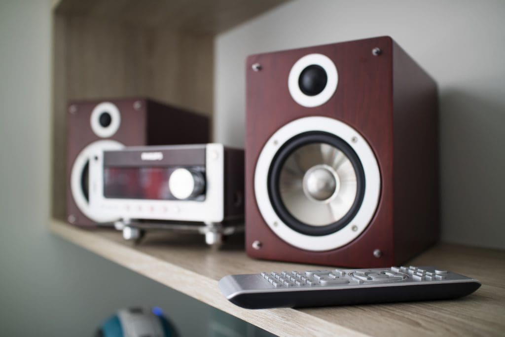 סטריאו או סראונד מערכת סטריאו לבית