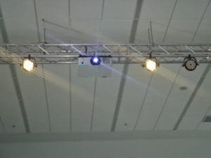 התקנת מערכת הגברה מולטימדיה ותאורה באולם מתנ''ס חריש