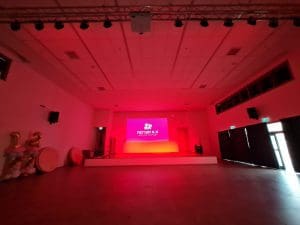 התקנת מערכת הגברה מולטימדיה ותאורה באולם מתנ''ס חריש