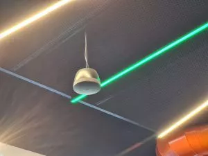התקנת רמקולים בחדר כושר