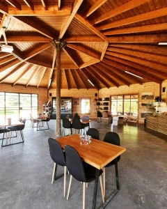 התקנת מערכת סאונד ומולטימדיה לפאב בית קפה ''המתומן''