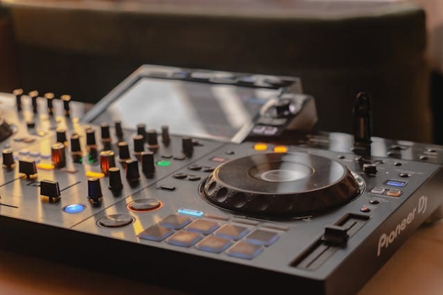 מערכת המוזיקה הטובה ביותר למסעדה בשנת 2026